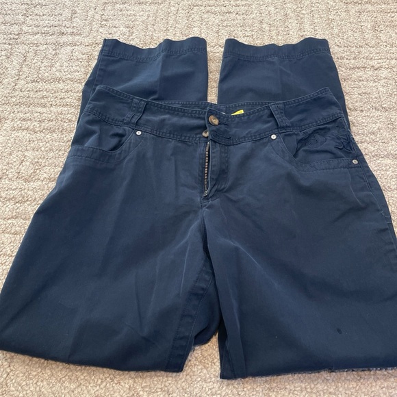 Cabelas Navy Blue Solid Pants Trousers With Embroidery Women’s Size 12 - Picture 1 of 8
